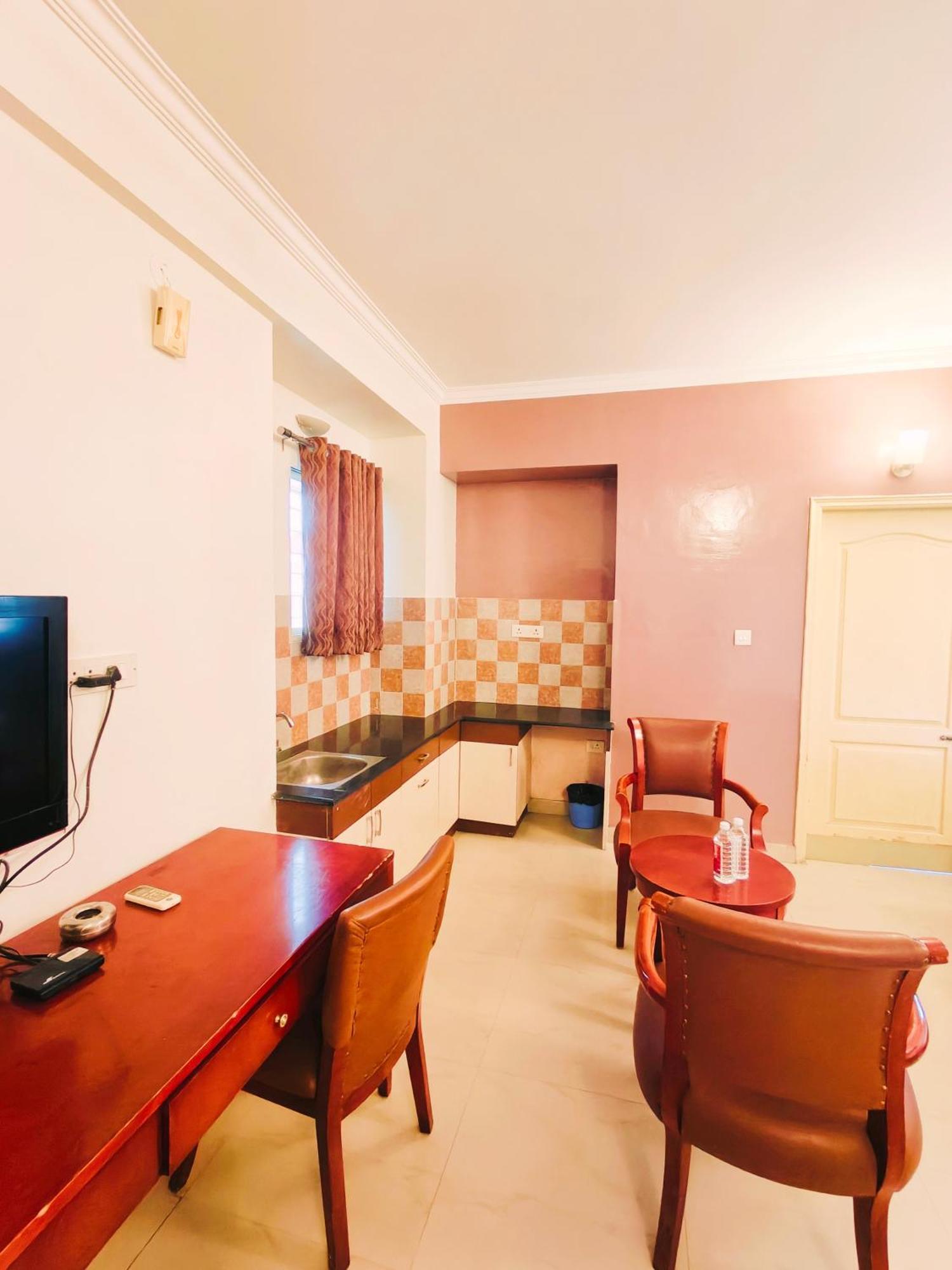 Kings Suites Palace Grounds Бангалор Экстерьер фото